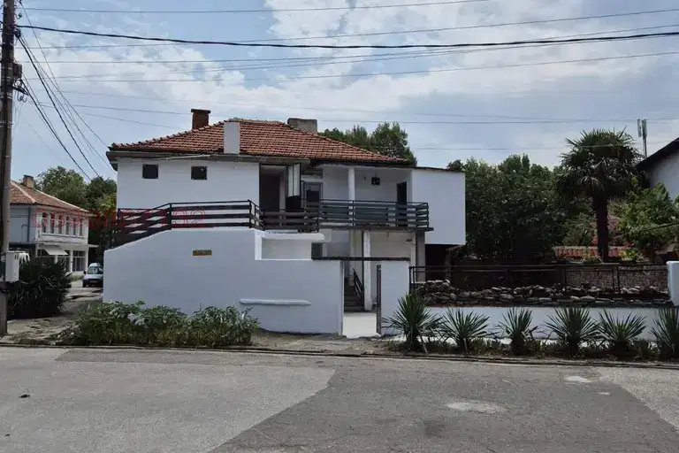 Two-storey house with 4 rooms in Parvenets village, Plovdiv region