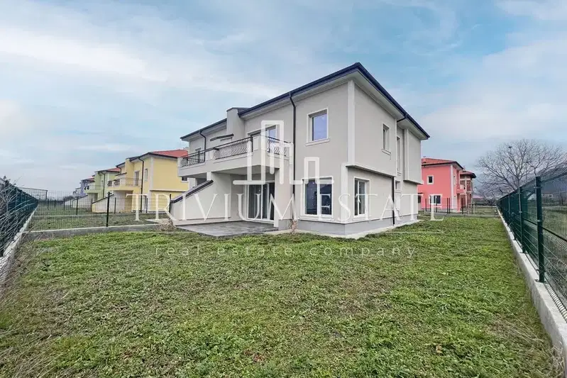 House in Oblast Plovdiv, Pyrvenec