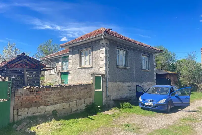 House in Oblast Ruse, Dve Mogili