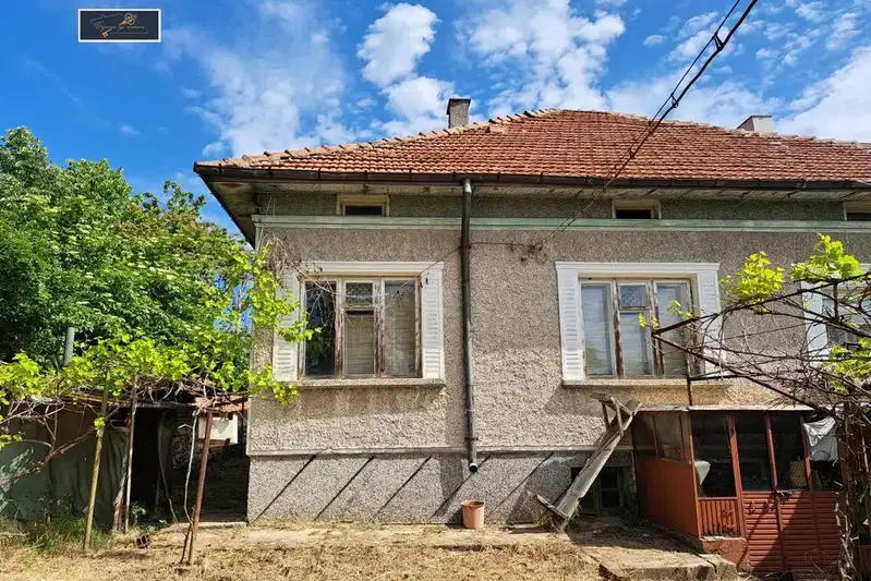 Къща в Русе, с. Червена вода