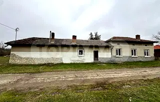 Къща в Русе, с. Острица