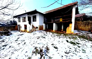 Къща в Русе, с. Пет кладенци
