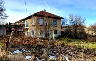 Къща в Шумен, с. Мадара