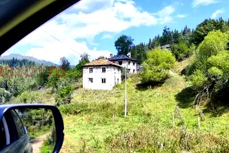 Къща в Смолян, с. Водни пад