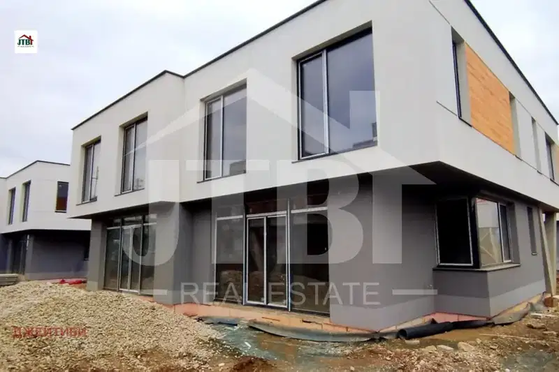House in област София, Elin Pelin