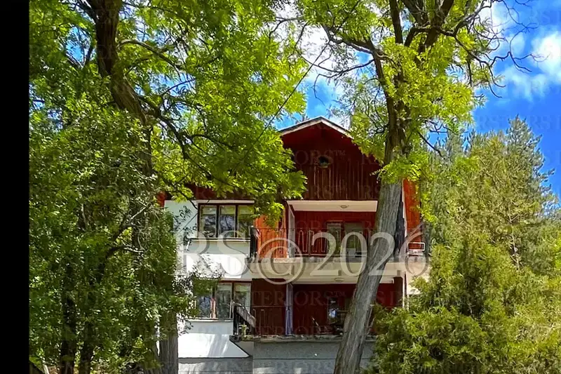 House in област София, Godech