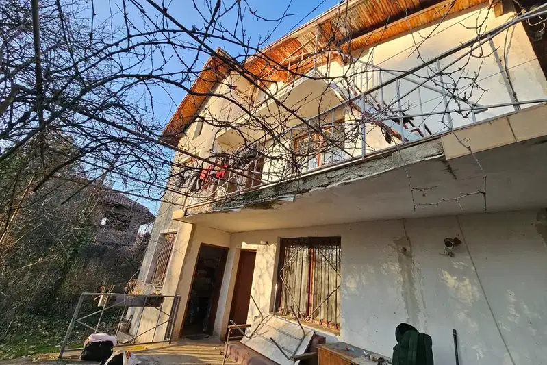 House in област София, Kostinbrod