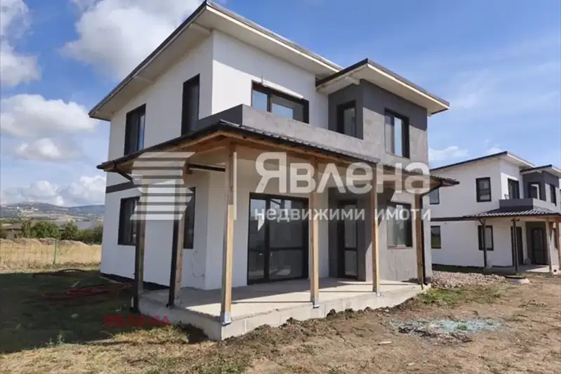 House in област София, Kostinbrod