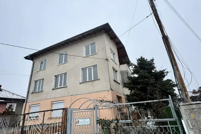 House in област София, Kostinbrod