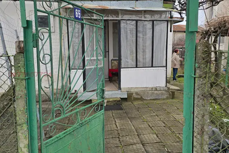 House in област София, Slivnica
