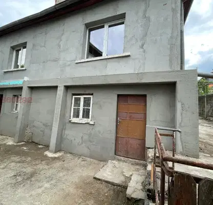 Снимка 2 — Къща с 3 стаи в Своге с двор 400 кв.м