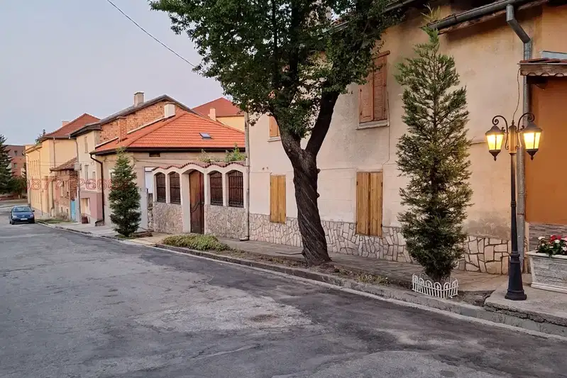 House in област София, Kostenec
