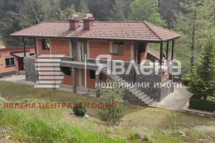 House in област София, Kostenec