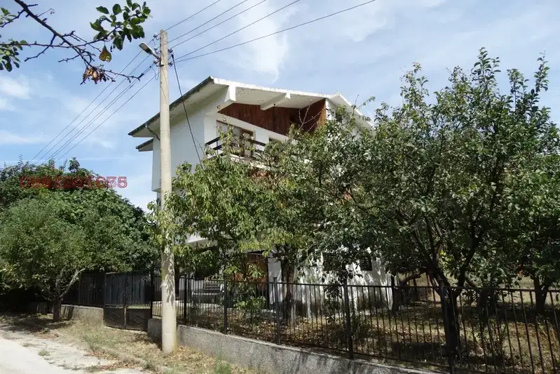 House in област София, Muhovo