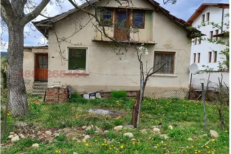 House in област София, Raduil