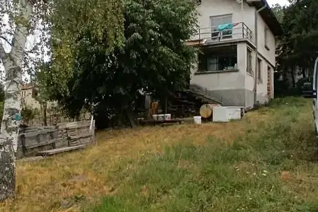 House in област София, Vakarel