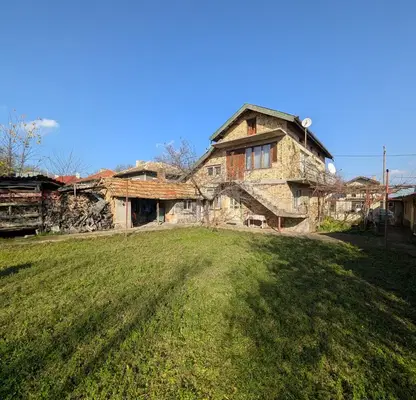 Photo 4 — House with two residential buildings in Valchi Dol, Varna
