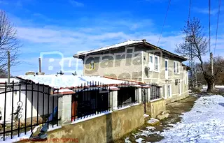Къща във Варна, с. Бозвелийско