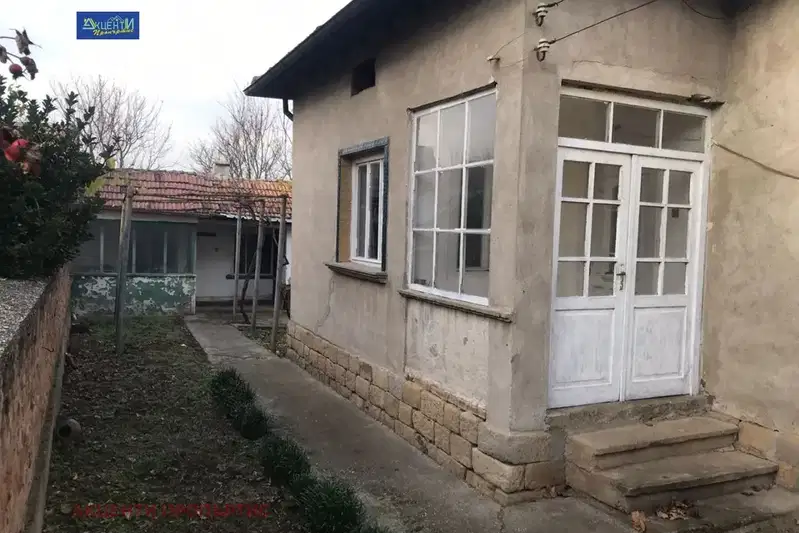 Къща във Велико Търново, с. Драгомирово
