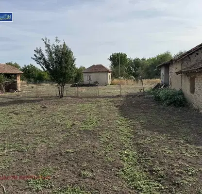 Снимка 2 — Къща във Велико Търново, с. Караисен