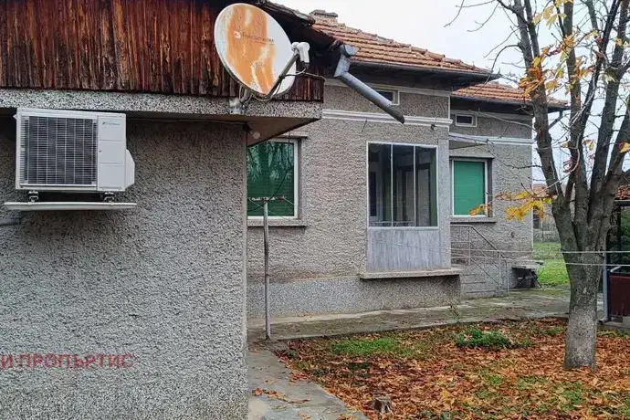 Къща във Велико Търново, с. Петко Каравелово