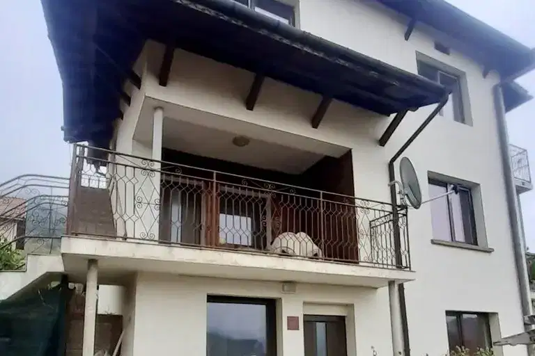 Къща във Враца, с. Очиндол