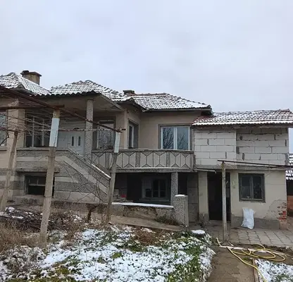 Снимка 2 — Къща в Ямбол, с. Маломир