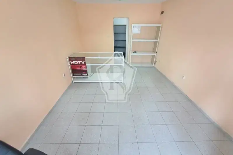 Shop in Varna, Centyr