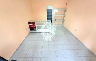 Магазин във Варна, Център