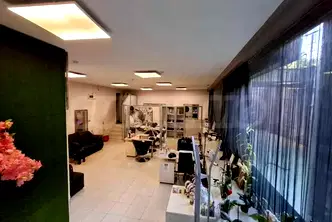 Магазин в София, Иван Вазов