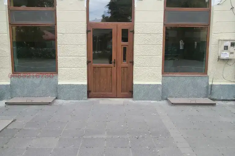 Shop in Oblast Montana, Lom