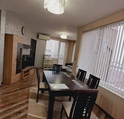 Снимка 5 — Многостаен апартамент в Шумен, Център
