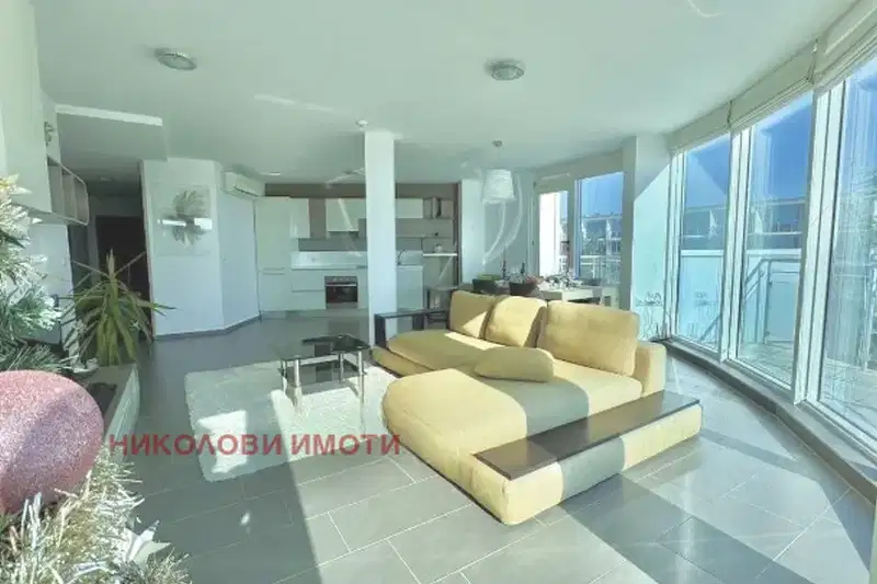 Стилен двуетажен мезонет 300 кв.м. в Сарафово, Бургас