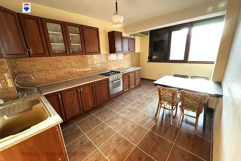 5-bedroom apartment in Ruse, Vyzrajdane
