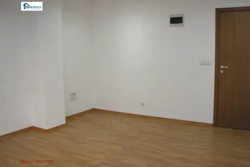 Office in Sofiya, Centyr