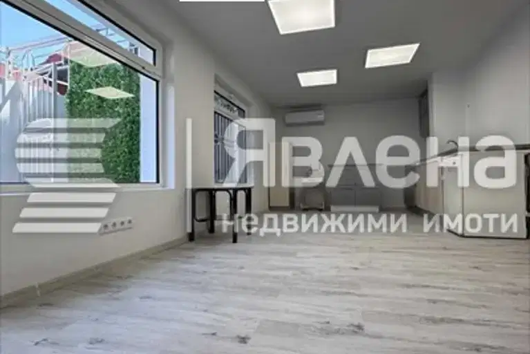 Офис във Варна, Колхозен пазар