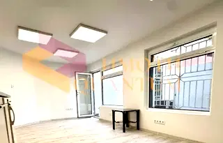 Офис във Варна, Колхозен пазар