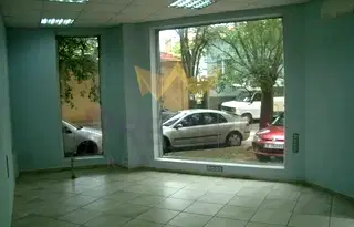 Офис във Варна, Лятно кино Тракия