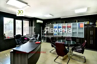 Офис във Варна, ВИНС-Червен площад