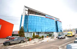 Офис в София, Враждебна