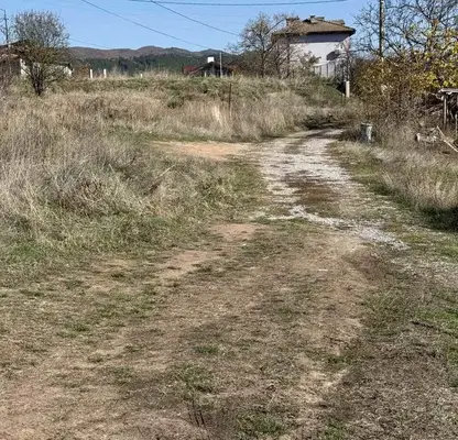 Photo 2 — Plot in Novi Iskyr