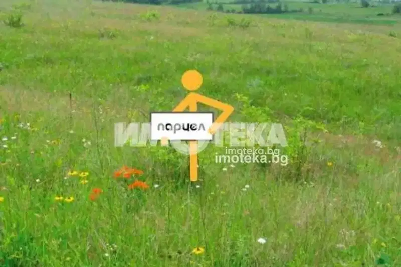 Парцел в с. Тополи