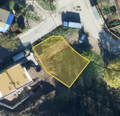 Photo 4 — Plot in Lozen