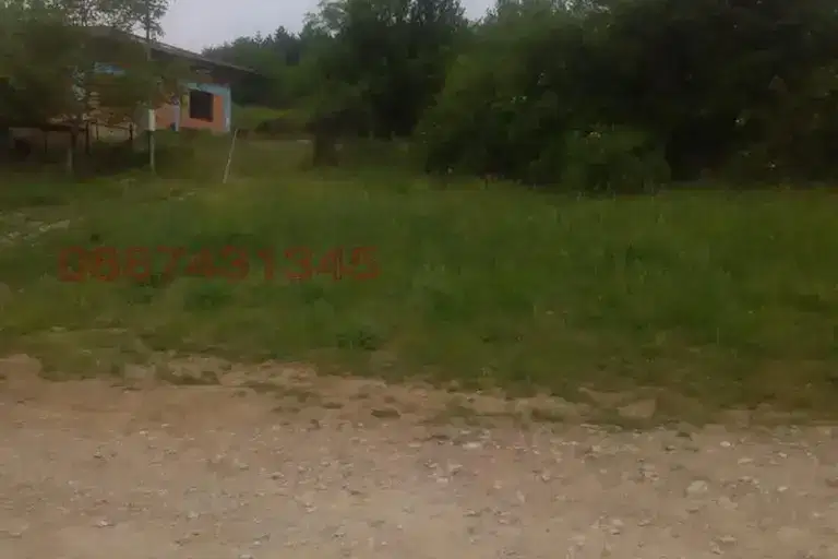 Парцел в Банкя