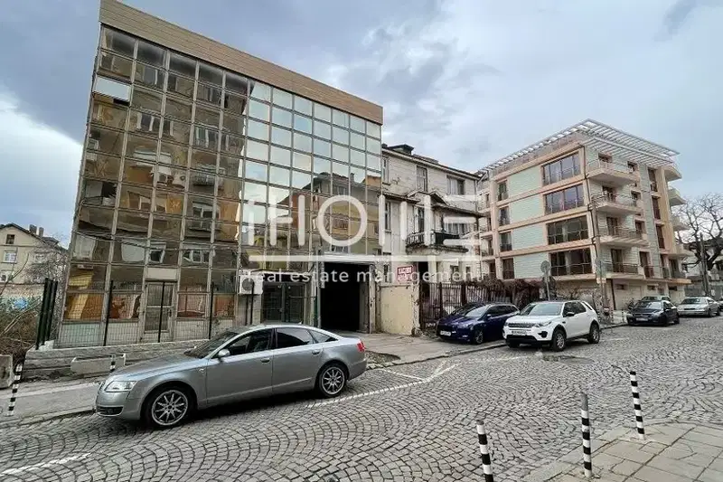 Парцел в София, Банишора