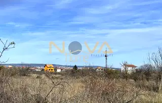 Парцел във Варна, Галата