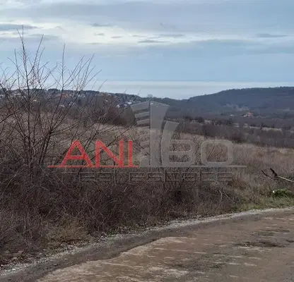 Снимка 4 — Парцел във Варна, м-т Боровец - юг