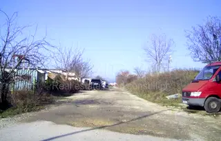 Парцел във Варна, Метро