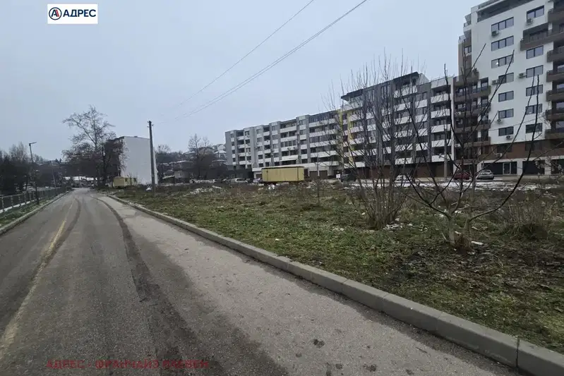 Парцел в Плевен, Широк център