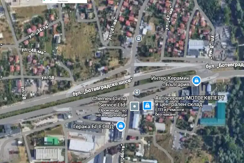 Парцел в София, Враждебна